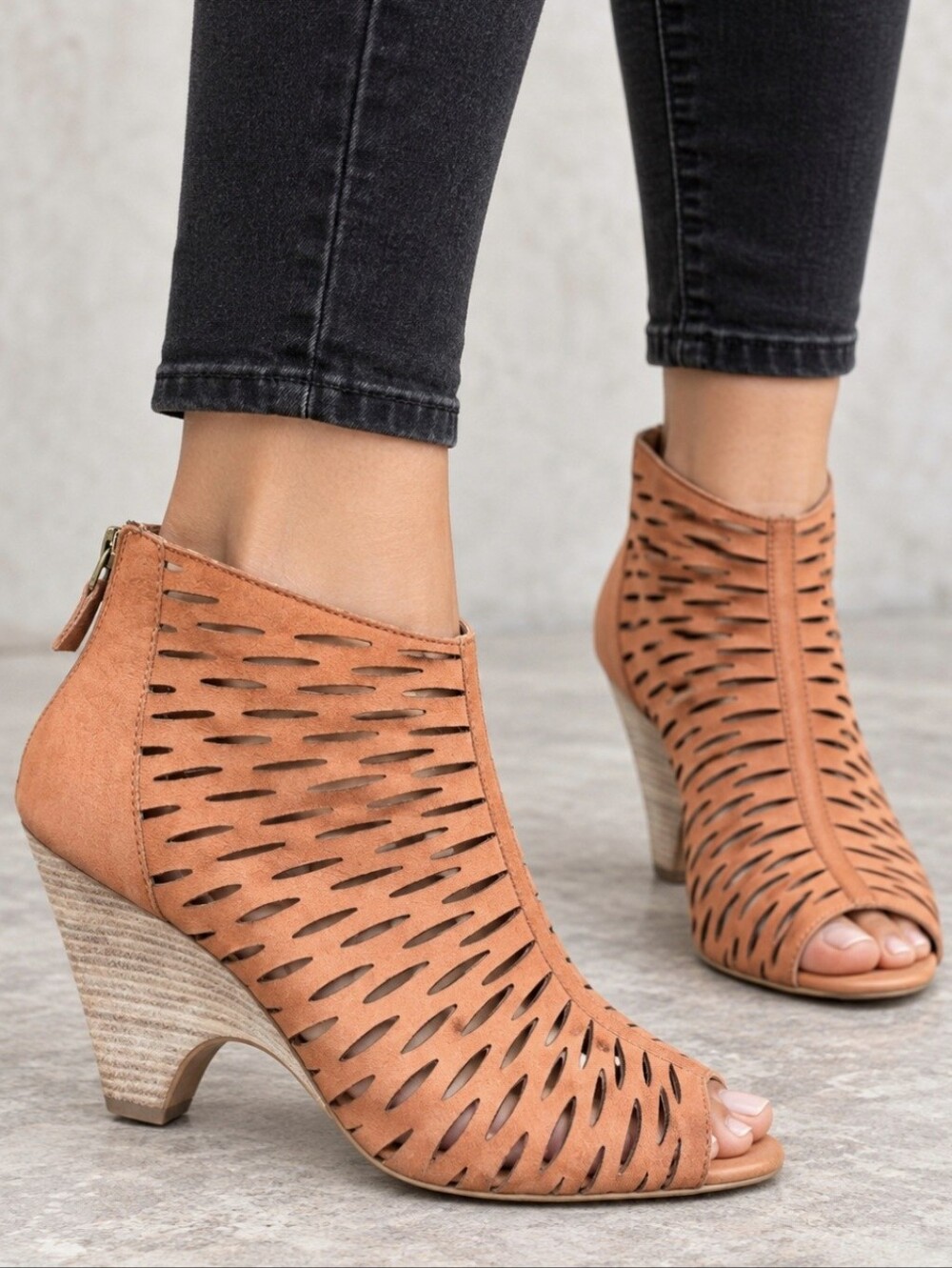 Hinge Hollyday Lea Western Boho Chic Cognac Cutout Peep Toe Wedge Bootie 8M